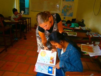 Edukacja językowa i odpowiedzialna turystyka na rzecz zrównoważonego rozwoju Kambodży